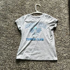 Tennis t-shirt. Grey shirt with blue print.